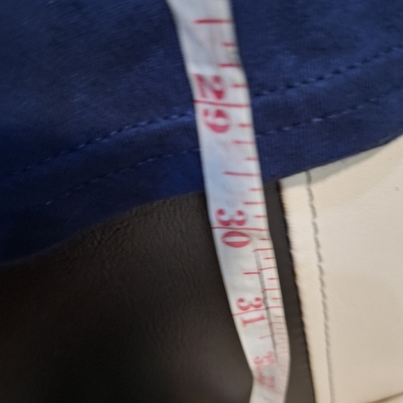 A Captivating West Virginia Mountaineers long sleeve t-shirt in a large. NWT - Picture 6 of 7